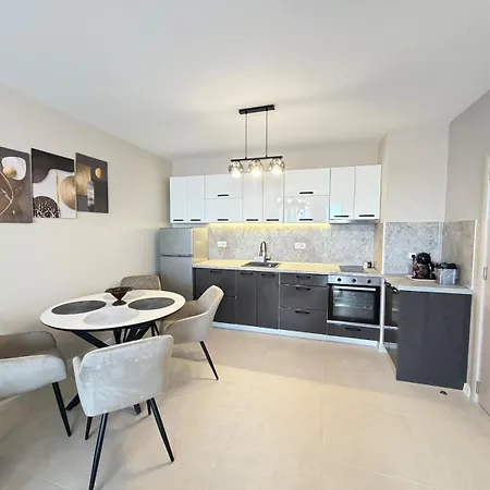 Apartment Sea Front 4 Kraymorie